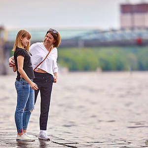 gallery/2019/2019_05_12_Moscow_Gorky_Park_Syuzanna_Sonya_Photoshoot_Walk